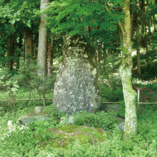 郷寿（ごうじゅ）の名号塔